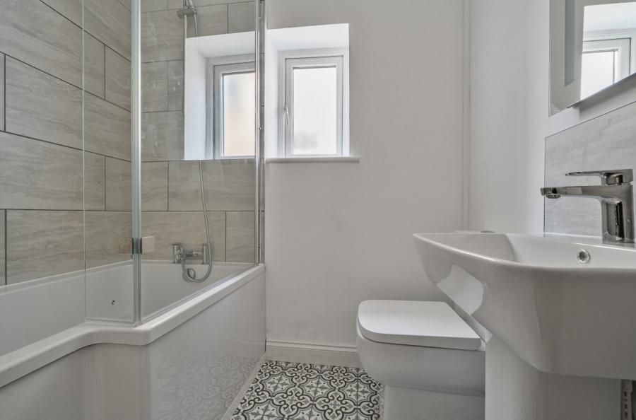 3 bedroom  terraced house to rent