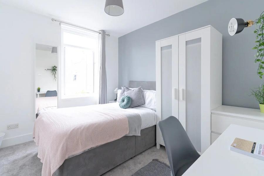 7 bedroom  terraced house to rent
