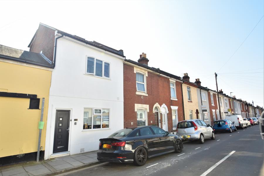 6 bedroom  terraced house to rent
