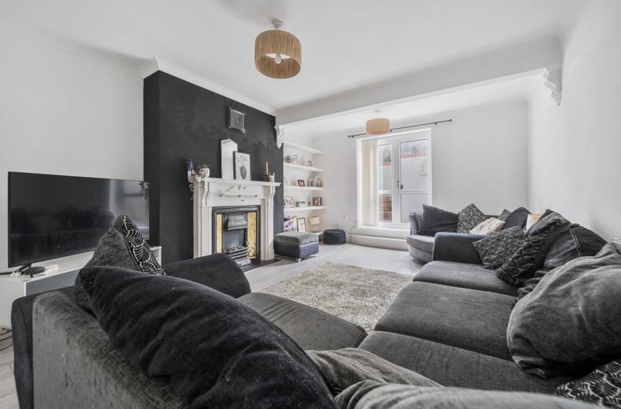 2 bedroom apartment to rent