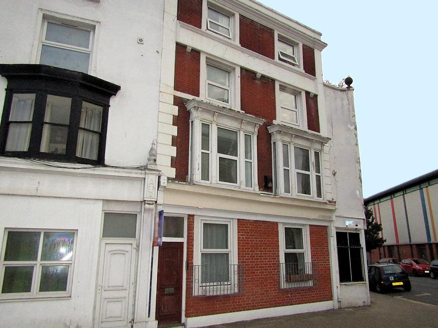 2 bedroom apartment to rent