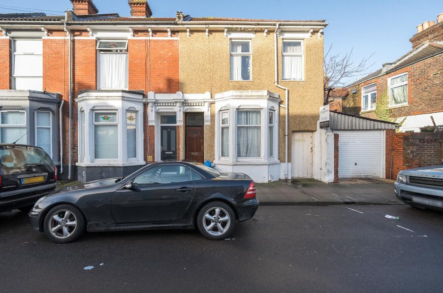 5 bedroom house to rent