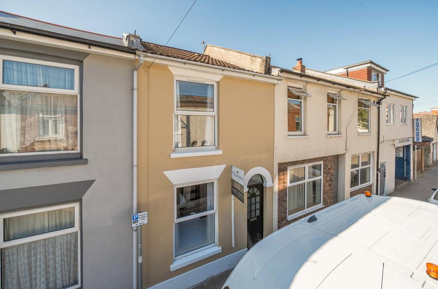 3 bedroom  terraced house to rent