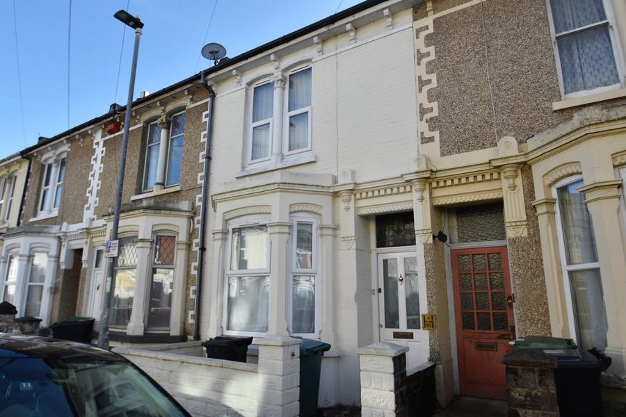 5 bedroom  terraced house to rent