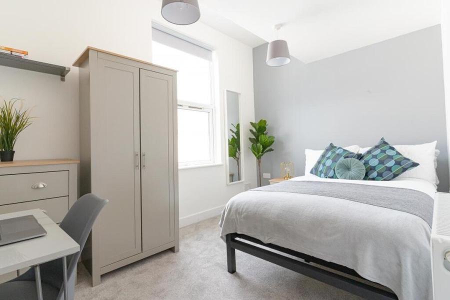 6 bedroom house to rent