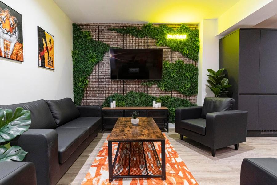 6 bedroom house to rent