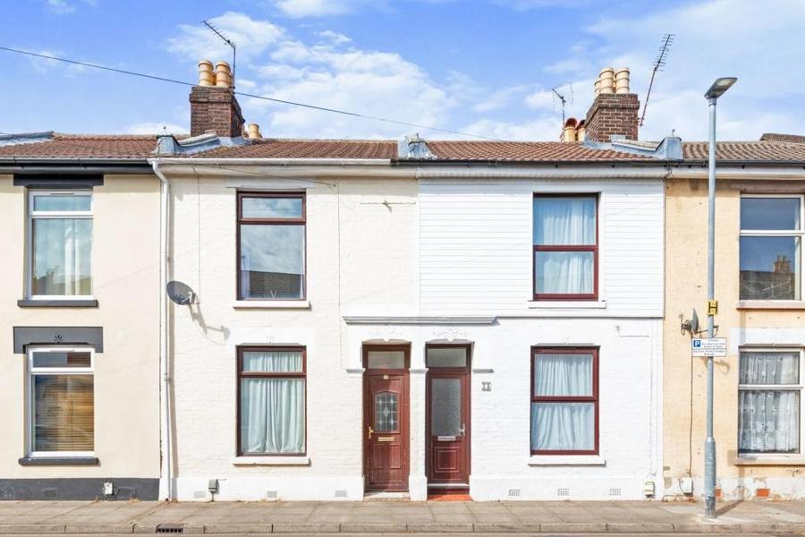 3 bedroom  terraced house to rent