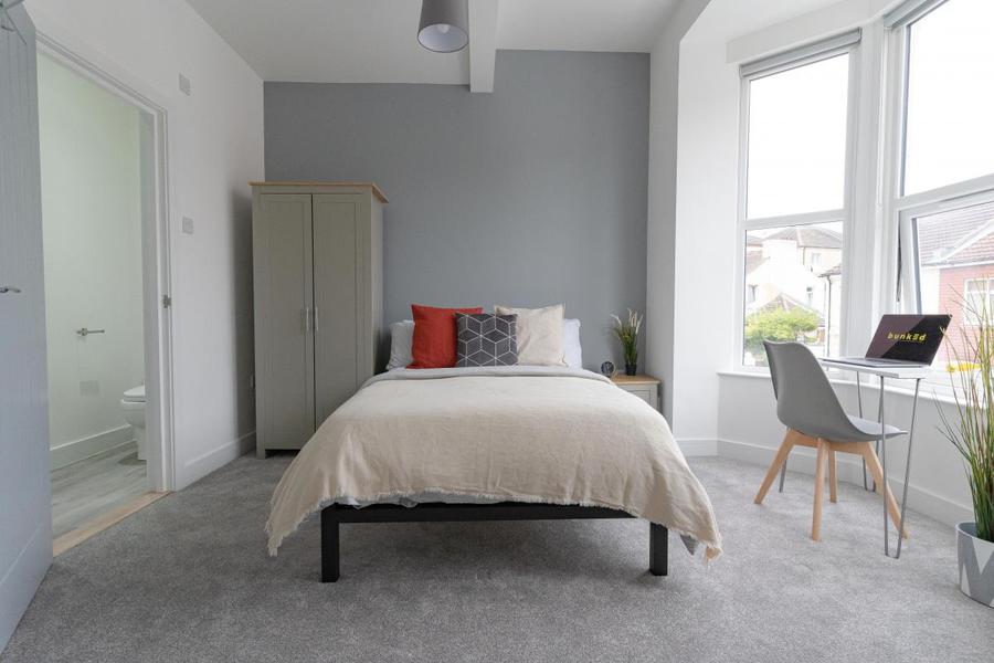 7 bedroom  terraced house to rent