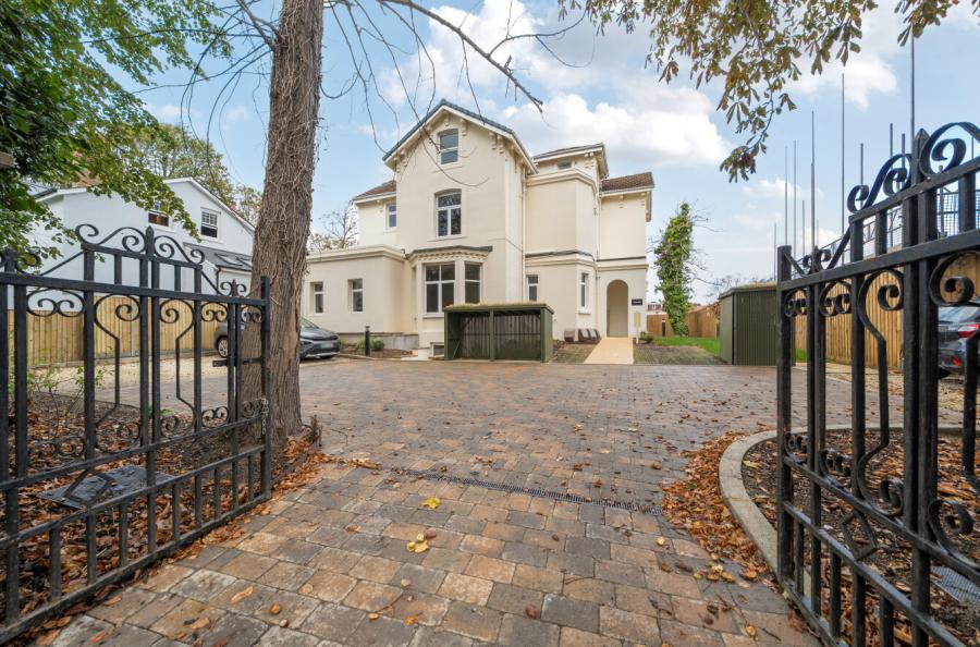 2 bedroom apartment for sale