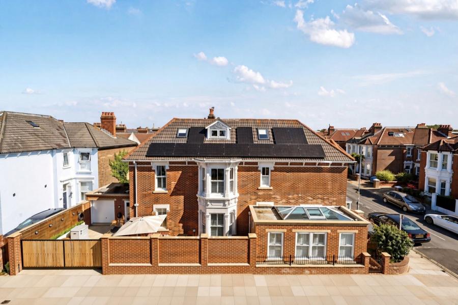 5 bedroom house for sale