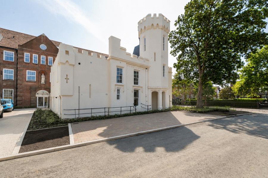 2 bedroom apartment for sale