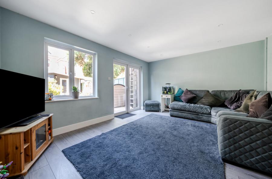 4 bedroom  terraced house for sale