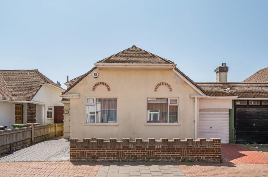 3 bedroom  detached bungalow for sale