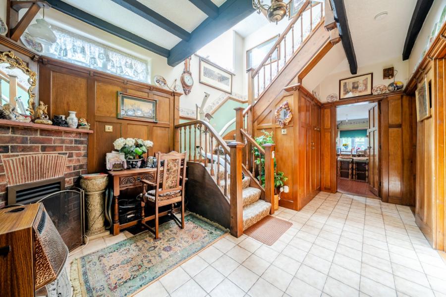 4 bedroom  semi-detached house for sale