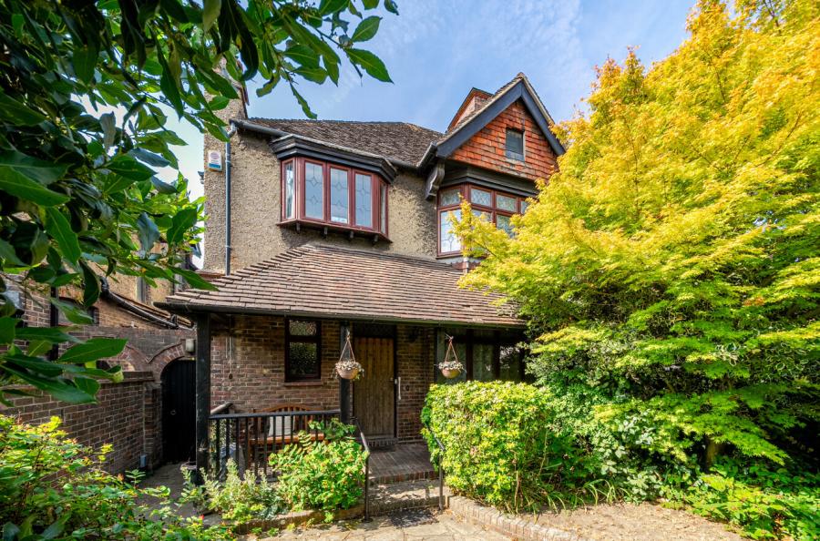 4 bedroom semi-detached house for sale