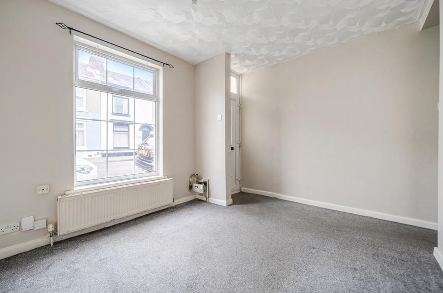 2 bedroom  terraced house for sale