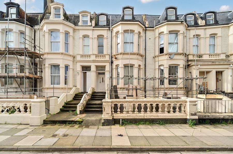 1 bedroom apartment for sale