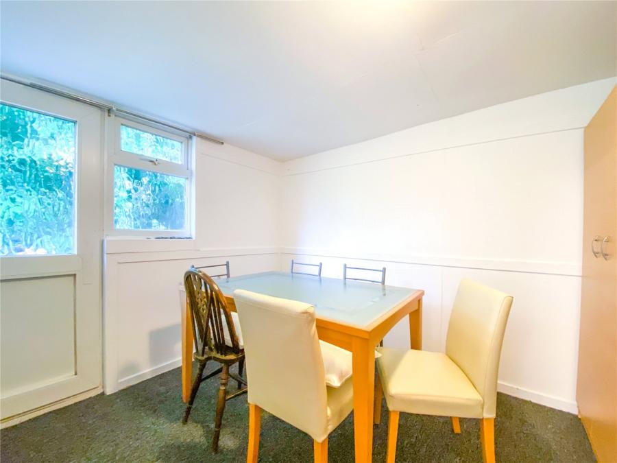 4 bedroom  semi-detached house to rent