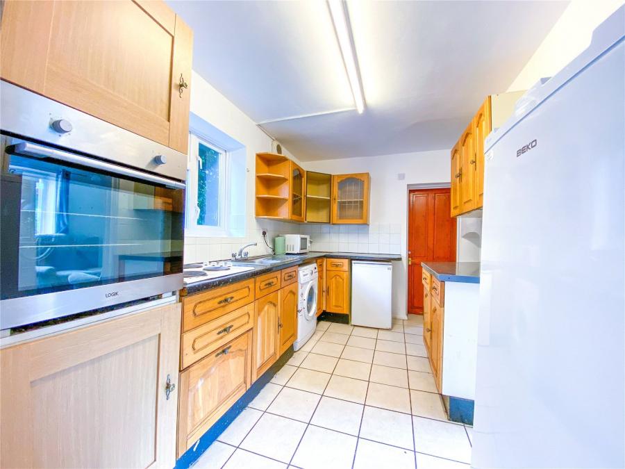 4 bedroom  semi-detached house to rent