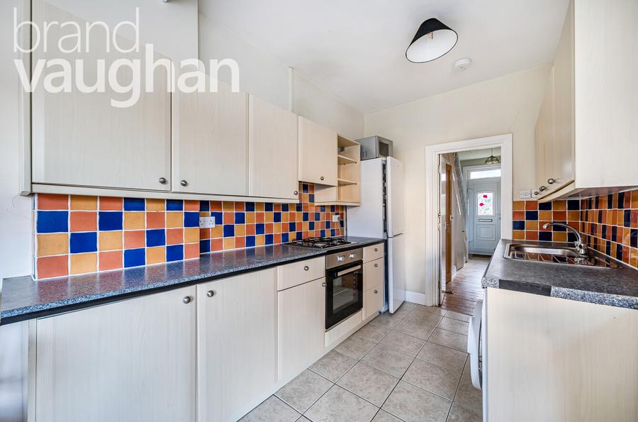 5 bedroom  terraced house to rent