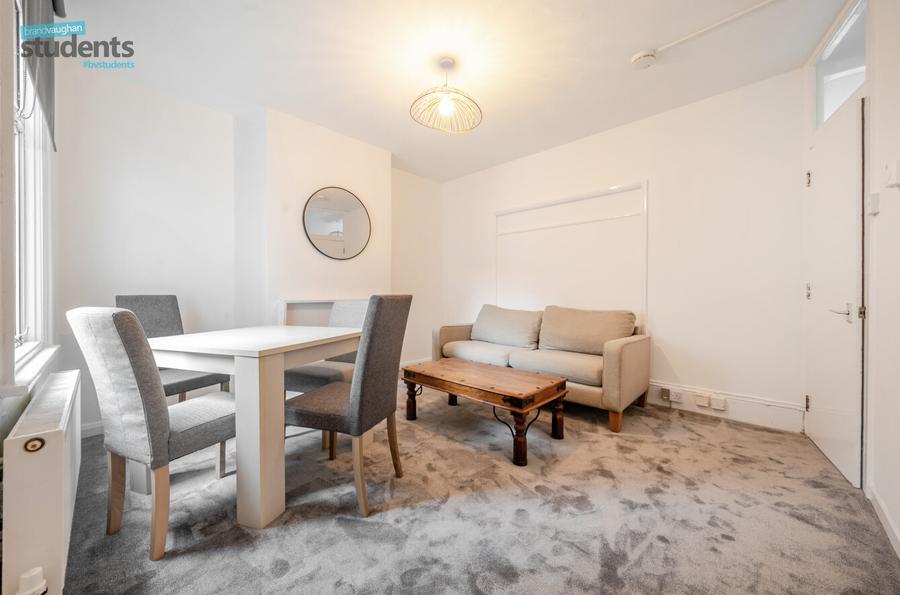 4 bedroom terraced house to rent