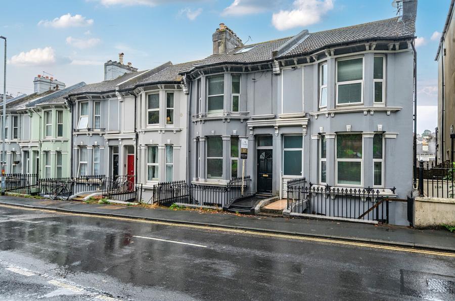 6 bedroom  terraced house to rent