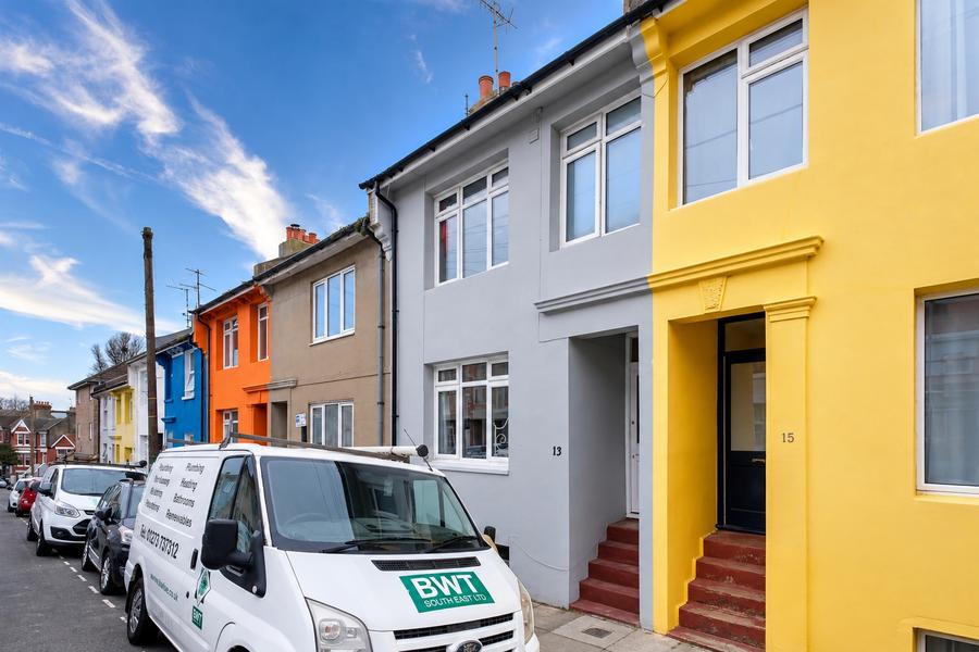 4 bedroom  terraced house to rent