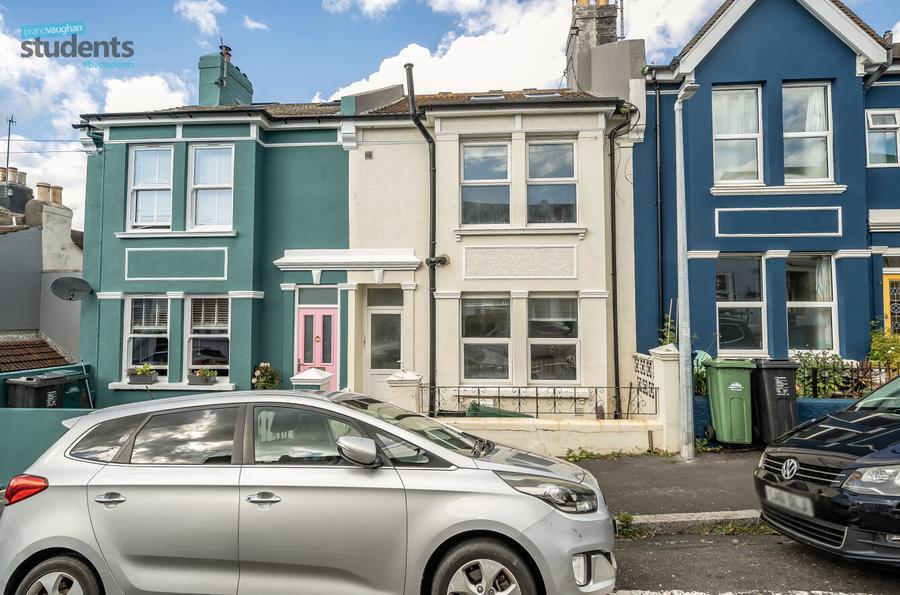 7 bedroom  terraced house to rent