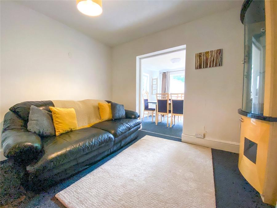4 bedroom  semi-detached house to rent