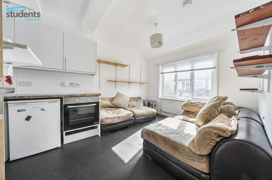 6 bedroom  terraced house to rent