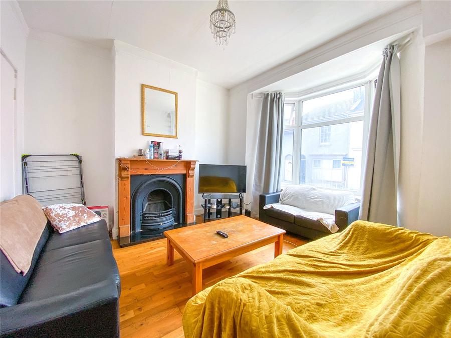 4 bedroom  terraced house to rent