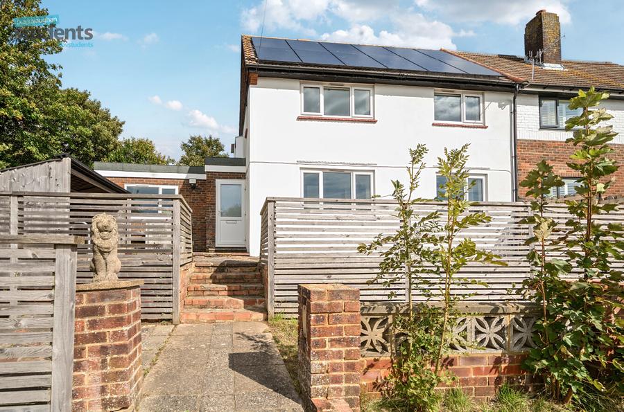 6 bedroom  semi-detached house to rent