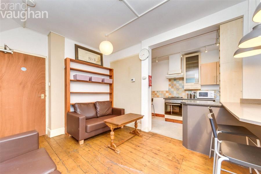 4 bedroom  terraced house to rent