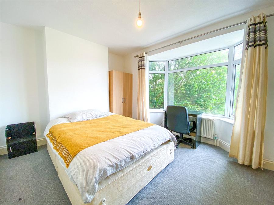 4 bedroom  semi-detached house to rent