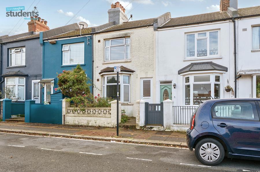 3 bedroom  terraced house to rent