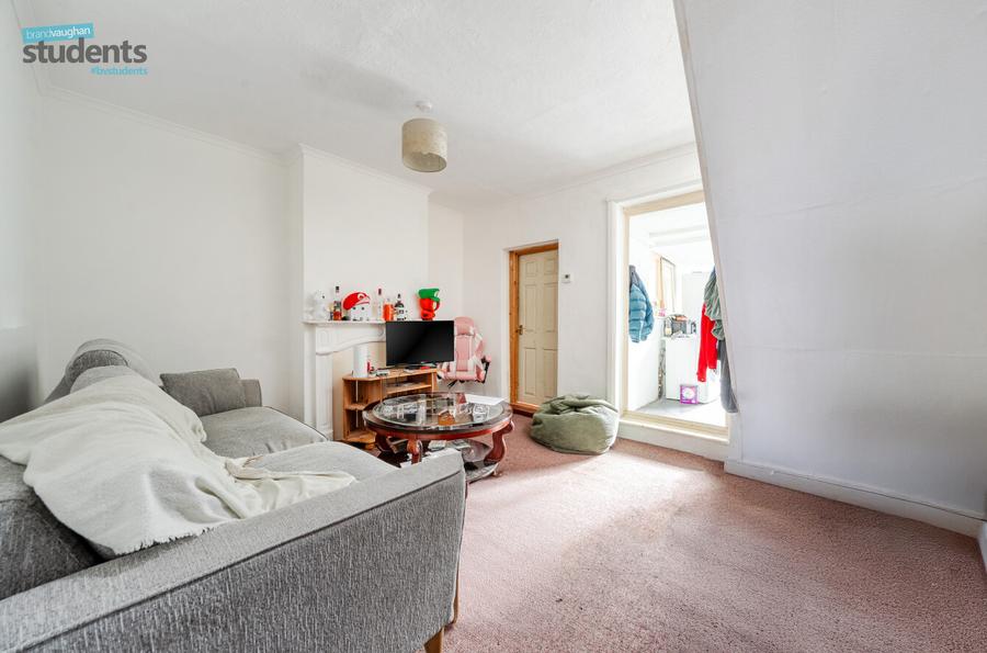 3 bedroom  terraced house to rent