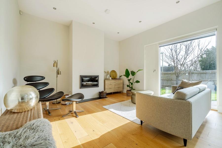 2 bedroom  detached house to rent