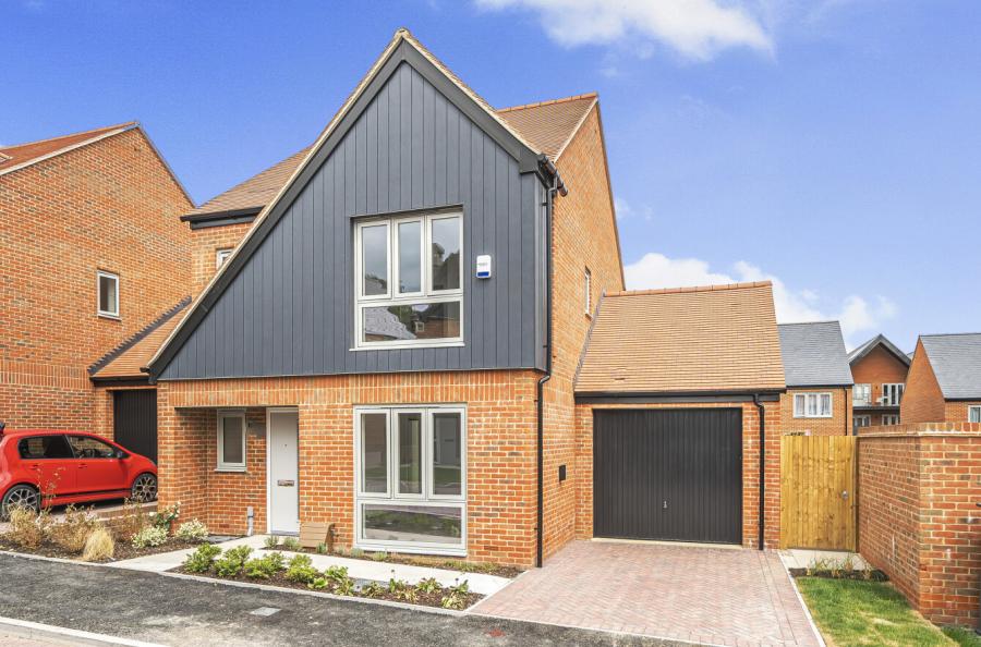3 bedroom  detached house to rent