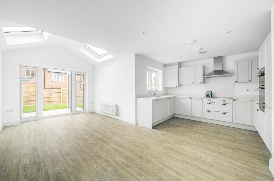 3 bedroom  detached house to rent