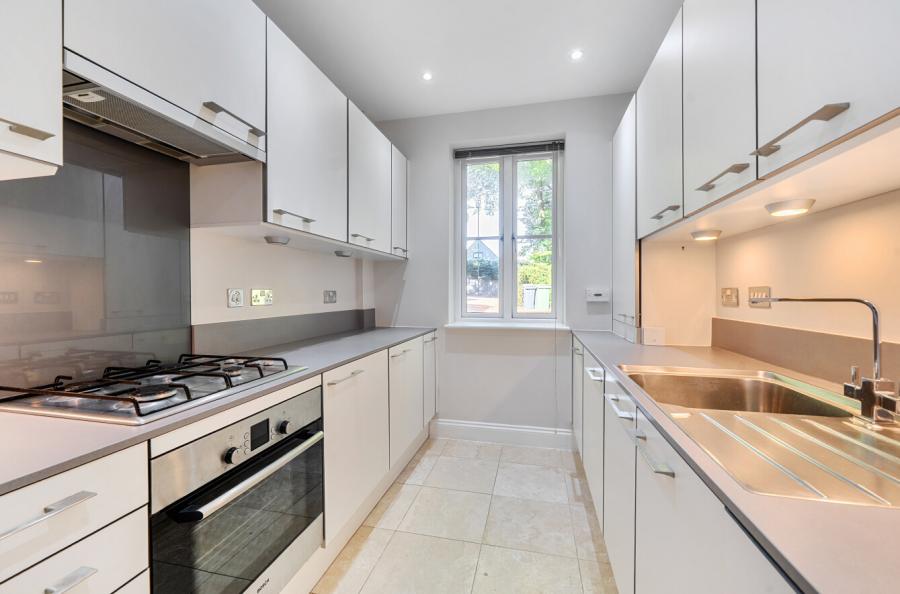 2 bedroom  semi-detached house to rent