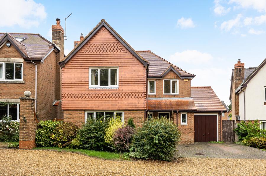 4 bedroom  detached house to rent