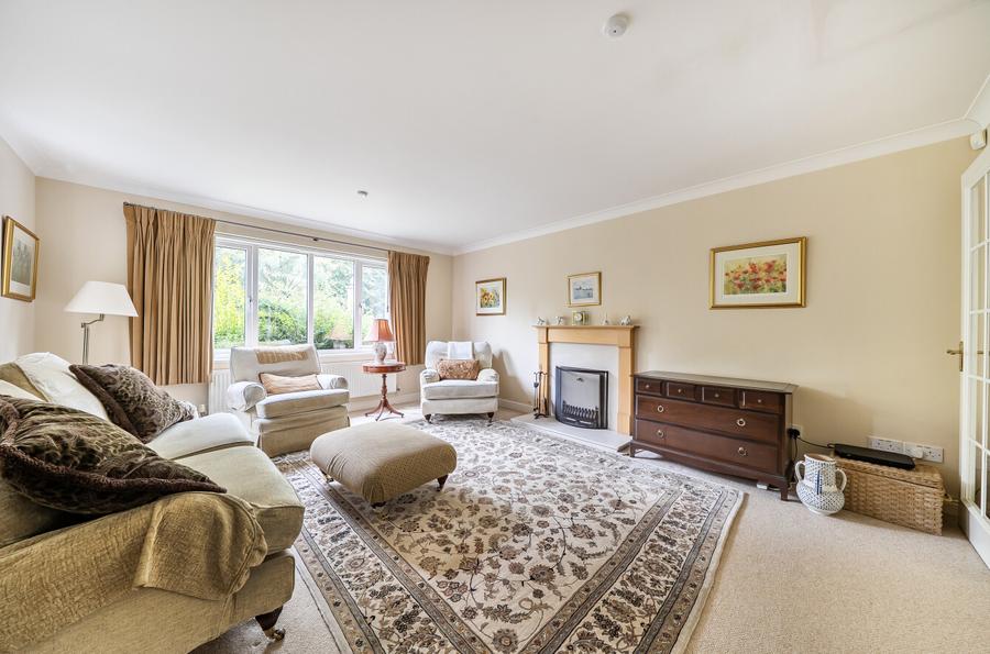4 bedroom  detached house to rent
