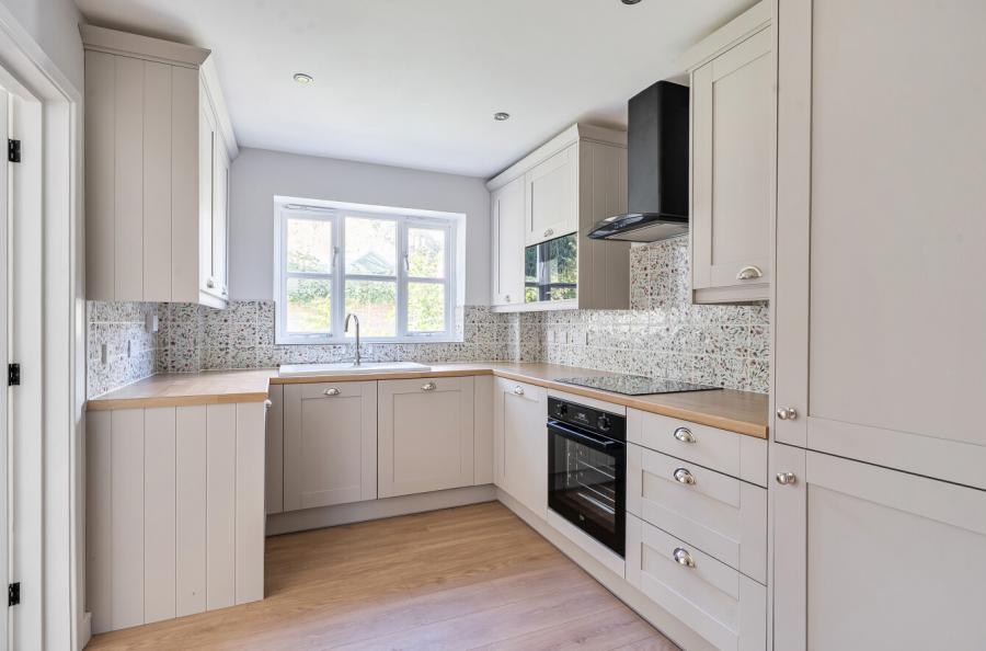 2 bedroom  semi-detached house for sale