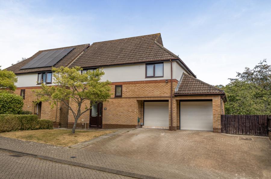 4 bedroom  detached house for sale