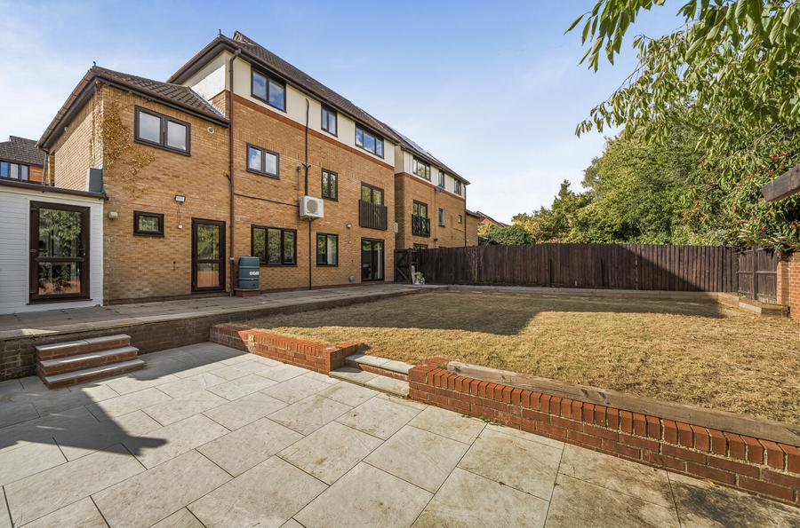 4 bedroom  detached house for sale