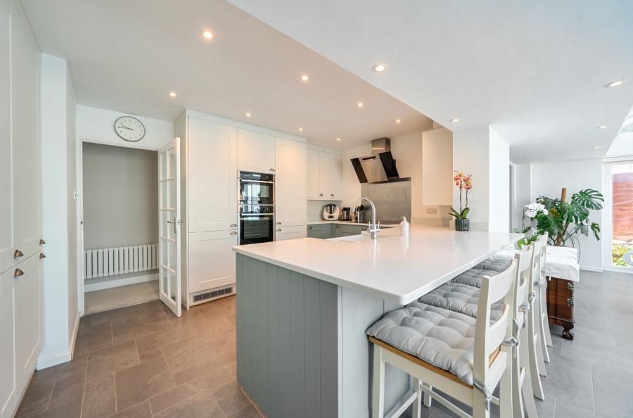 4 bedroom  detached bungalow for sale
