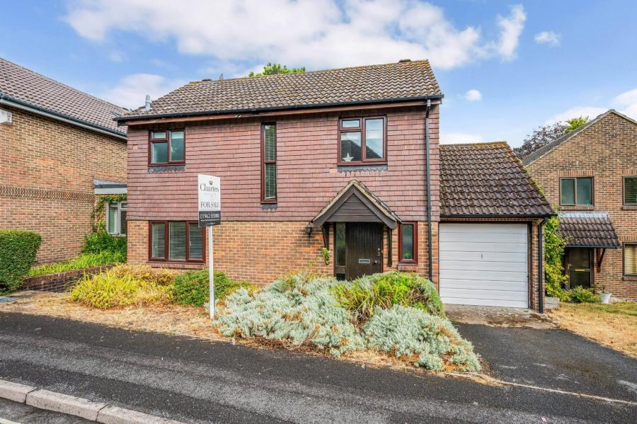 3 bedroom  detached house for sale