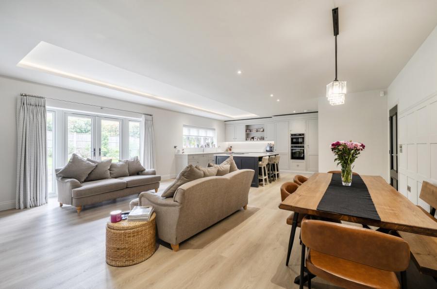 4 bedroom  detached house for sale