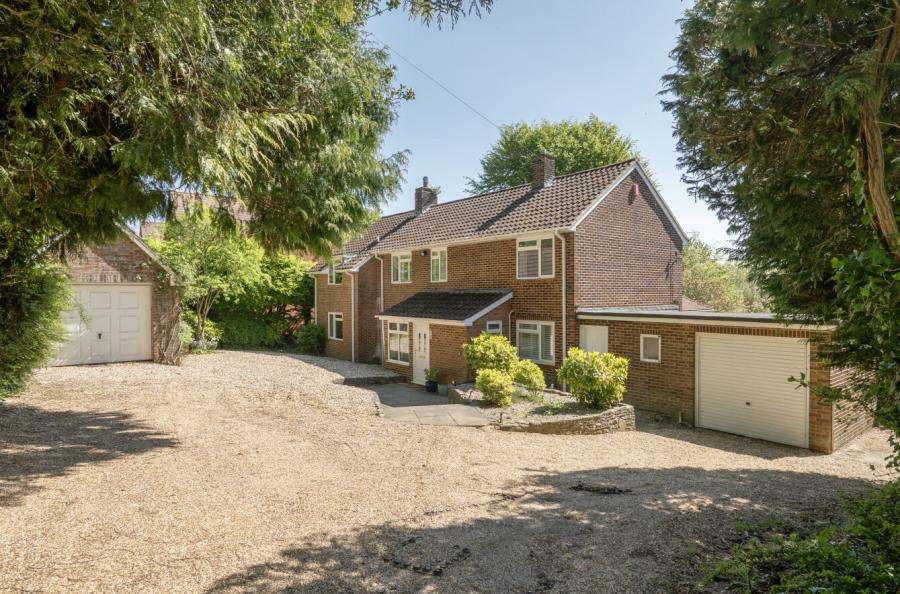 4 bedroom  detached house for sale