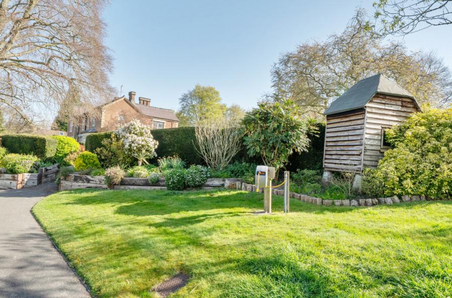 2 bedroom  semi-detached bungalow for sale